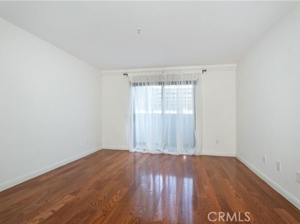 17735 Kinzie Street 112, Northridge (los Angeles) CA 91325