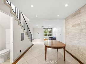 7320 Lennox Avenue D8, Van Nuys (los Angeles) CA 91405