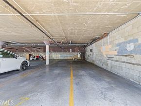 7320 Lennox Avenue D8, Van Nuys (los Angeles) CA 91405