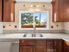 7320 Lennox Avenue D8, Van Nuys (los Angeles) CA 91405