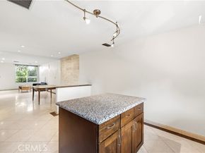 7320 Lennox Avenue D8, Van Nuys (los Angeles) CA 91405