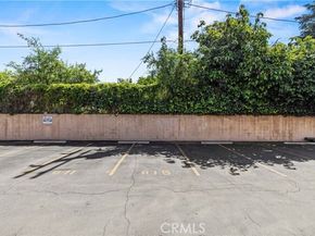 7320 Lennox Avenue D8, Van Nuys (los Angeles) CA 91405