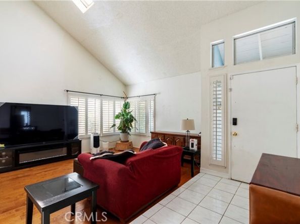 20627 Lemmer Street, Chatsworth (los Angeles) CA 91311
