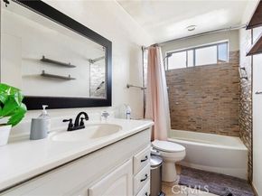 20627 Lemmer Street, Chatsworth (los Angeles) CA 91311