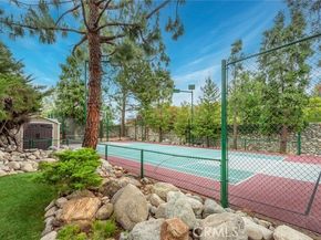 11822 Zelzah, Granada Hills (los Angeles) CA 91344