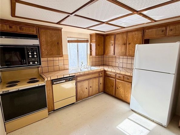 8936 Willis Avenue 9, Panorama City (los Angeles) CA 91402