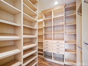 13816 Bessemer Street, Van Nuys (los Angeles) CA 91401