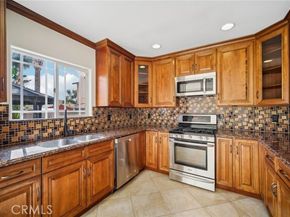 13816 Bessemer Street, Van Nuys (los Angeles) CA 91401