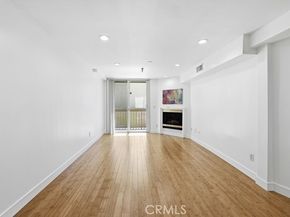 5143 Bakman 104, North Hollywood (los Angeles) CA 91601