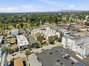 5143 Bakman 104, North Hollywood (los Angeles) CA 91601
