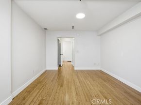 5143 Bakman 104, North Hollywood (los Angeles) CA 91601