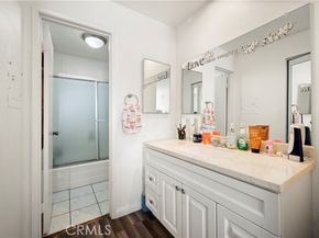 21800 Schoenborn Street 215, Canoga Park (los Angeles) CA 91304