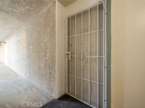 21800 Schoenborn Street 215, Canoga Park (los Angeles) CA 91304