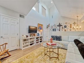 23134 Collins Street, Woodland Hills (los Angeles) CA 91367