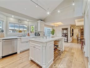 23134 Collins Street, Woodland Hills (los Angeles) CA 91367