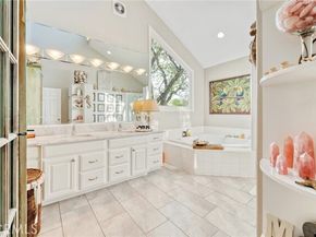 23134 Collins Street, Woodland Hills (los Angeles) CA 91367