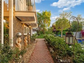 23134 Collins Street, Woodland Hills (los Angeles) CA 91367