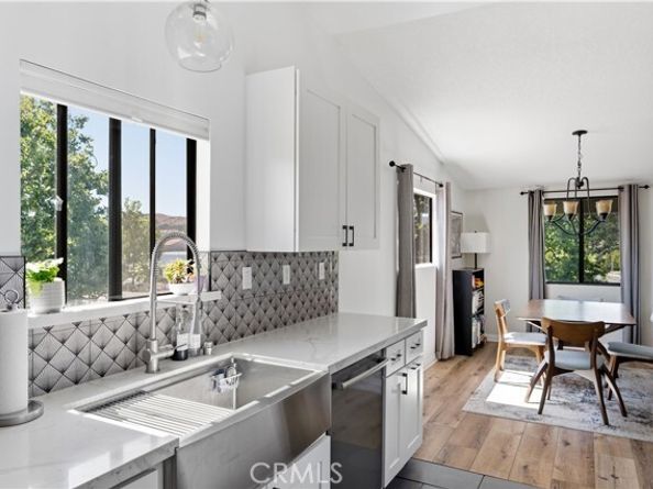 29123 Thousand Oaks C, Agoura Hills CA 91301