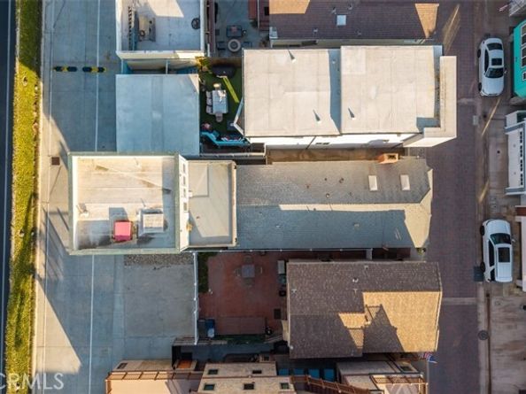 55 Surfside Avenue, Surfside (seal Beach) CA 90743