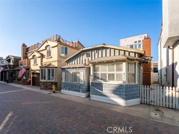 55 Surfside Avenue, Surfside (seal Beach) CA 90743