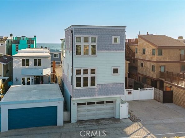 55 Surfside Avenue, Surfside (seal Beach) CA 90743