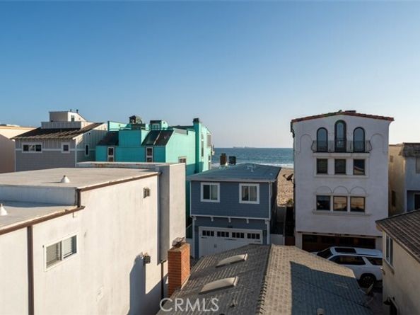 55 Surfside Avenue, Surfside (seal Beach) CA 90743