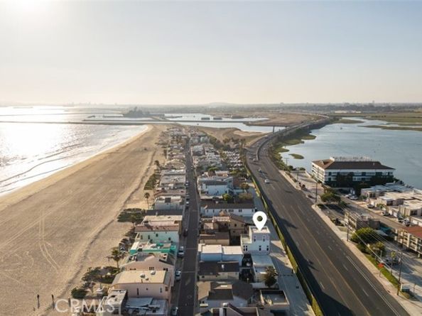 55 Surfside Avenue, Surfside (seal Beach) CA 90743