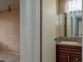 19931 Lanark Street, Winnetka (los Angeles) CA 91306