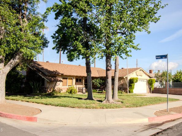 8601 Gloria Avenue, North Hills (los Angeles) CA 91343