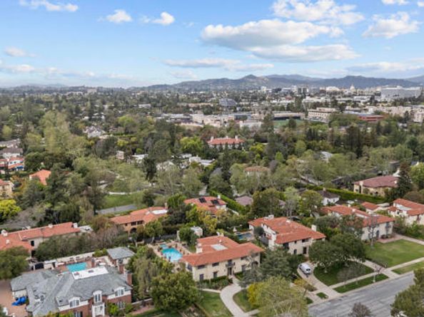 795 Holladay Road, Pasadena CA 91106