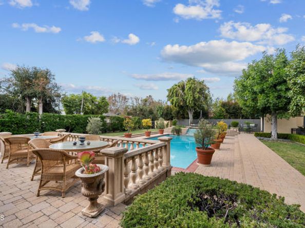 795 Holladay Road, Pasadena CA 91106