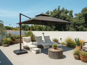 2911 N Coolidge Avenue, Los Angeles CA 90039