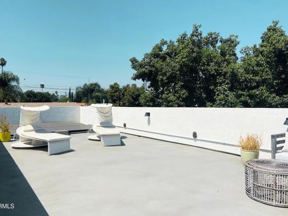2911 N Coolidge Avenue, Los Angeles CA 90039