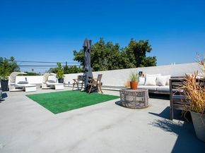 2911 N Coolidge Avenue, Los Angeles CA 90039