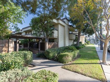 1112 La Cadena Avenue