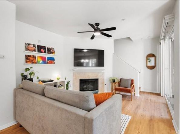 13015 Evening Creek Dr 18, San Diego CA 92128