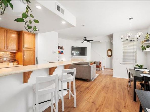 13015 Evening Creek Dr 18, San Diego CA 92128