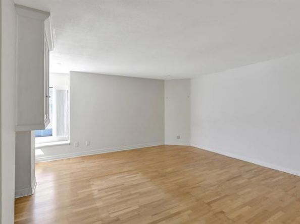 100 S Coast 409, La Jolla (san Diego) CA 92037