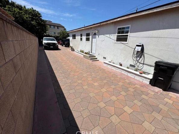 1043 Lagoon Avenue, Wilmington (los Angeles) CA 90744