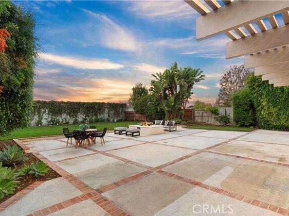 2741 Sandpiper Drive, Costa Mesa CA 92626