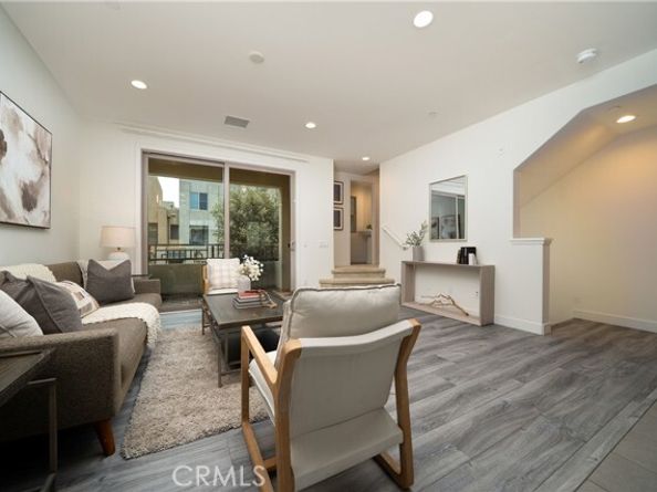 217 Magnet, Irvine CA 92618