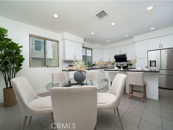 217 Magnet, Irvine CA 92618