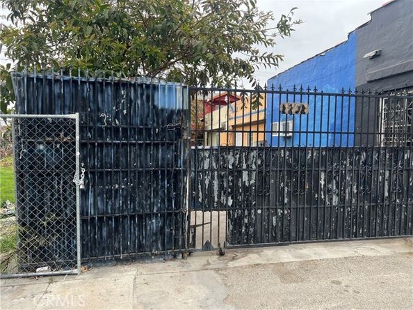 8310 S Broadway, Los Angeles CA 90003