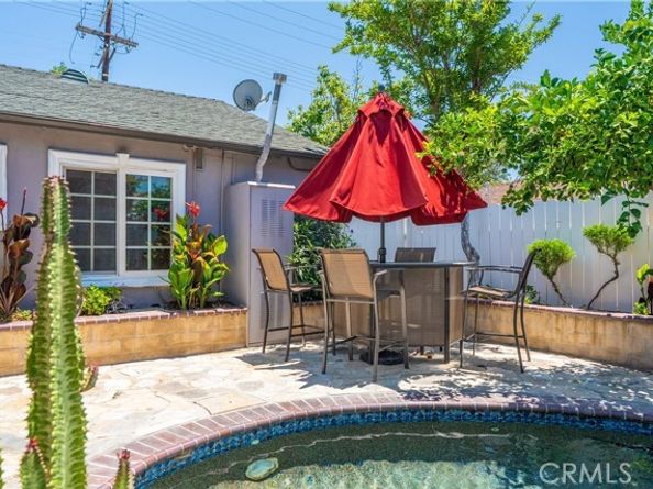 7549 Variel Avenue, Canoga Park (los Angeles) CA 91303