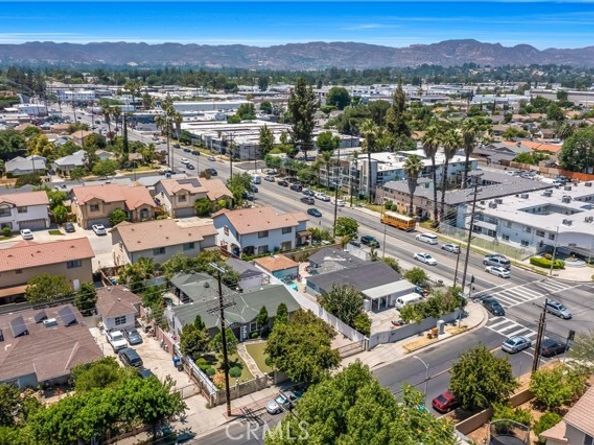 7549 Variel Avenue, Canoga Park (los Angeles) CA 91303