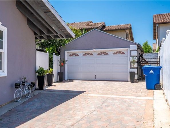 7549 Variel Avenue, Canoga Park (los Angeles) CA 91303