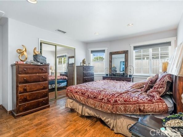 7549 Variel Avenue, Canoga Park (los Angeles) CA 91303