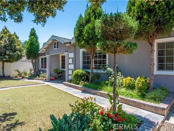7549 Variel Avenue, Canoga Park (los Angeles) CA 91303