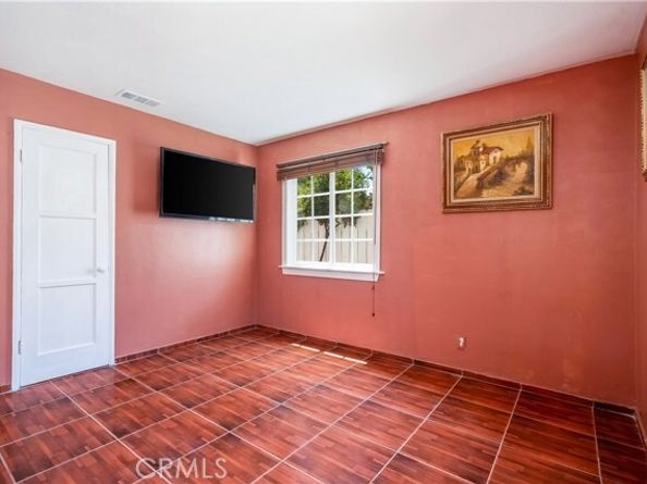 7549 Variel Avenue, Canoga Park (los Angeles) CA 91303