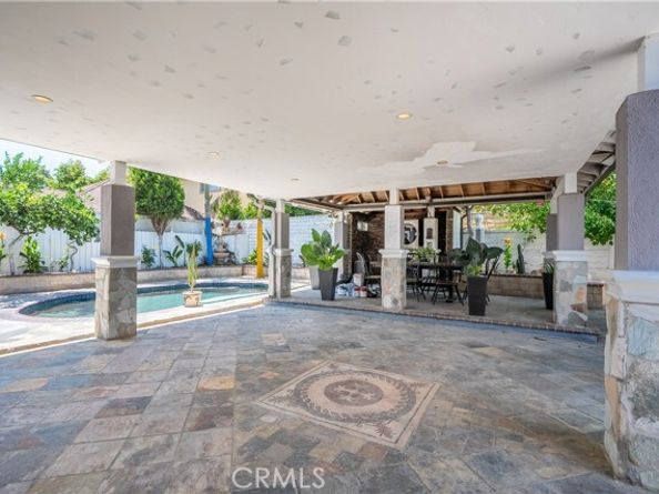7549 Variel Avenue, Canoga Park (los Angeles) CA 91303
